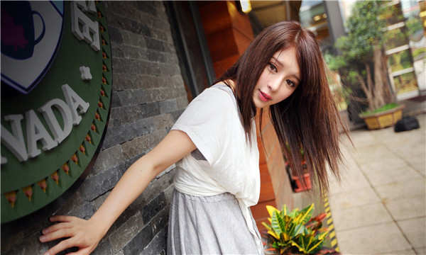 洛隆想找一个女性生孩子给报酬-｛找个女人生孩子多少钱｝