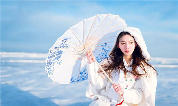 洛隆试管代怀生子多少钱一个？助孕之路的费用分析与方案选择